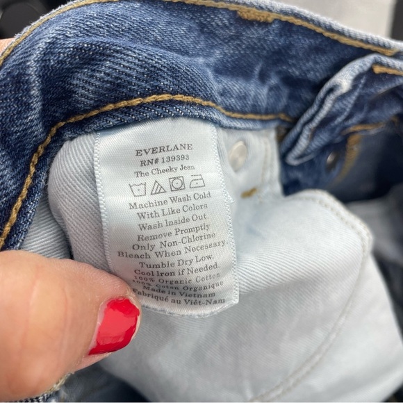 EVERLANE The Cheeky Jean Crop Distressed Button Fly Size 26 knee holes - Picture 7 of 8